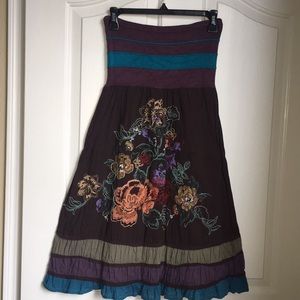 Adorable strapless dress